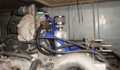 on voit ici la boite a air fixé sur le moteur comme ca, <br />si je dois le tombé, tout sort d'un coup !!!