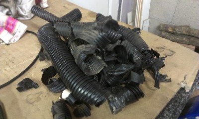 IMAG0632.jpg (66.4 Kio) Vu 3351 fois On dépoile le vieux scotch et la gaine toute cuite...