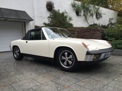 914 AV