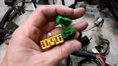 20160103_145627.jpg (56.63 Kio) Vu 3611 fois Connecteurs de diag, lecture code erreur et mode test.