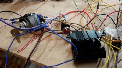 20160330_211712.jpg (76.25 Kio) Vu 4315 fois Clé, fusibles, et témoin check engine.