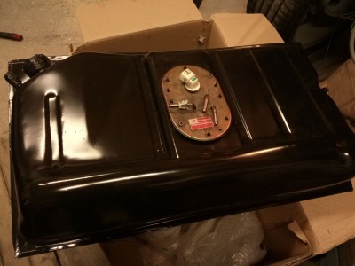 IMG_20170227_201704.jpg (179.55 Kio) Vu 5112 fois Mon splendide réservoir modifié par Low, avec ensemble pompe et jauge sub !