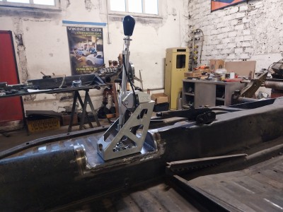 20240107_164220.jpg (1.01 Mio) Vu 9604 fois Finition du tunnel avec la pose des plaques latérale et soudures de l'ensemble. Maintenant tout est fonctionnel, reste le capotage à faire sur le châssis côté tringlerie ( prochaine étape).