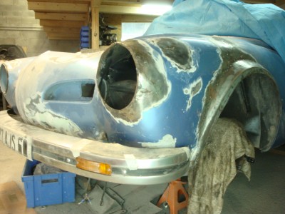 17 Mars 2011 (1).JPG (75.09 Kio) Vu 1646 fois Le logement du globe à déjà meilleur allure.