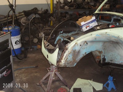 photos de Thenay mai 2006 + cox en démontage 103.jpg (86.77 Kio) Vu 8330 fois découpe de la jupe av