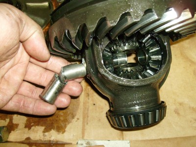 gl IMGP0200.jpg (99.03 Kio) Vu 3840 fois Je retrouve également des morceaux de l'axe des satellites.