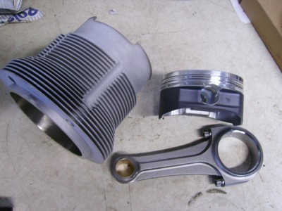 Cylindre alu LN engineering, pistons sur mesure en 4.06&quot; JE forgé, bielle sur mesure Pauter en 5.7&quot;