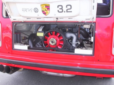 Red+Bus+with+3+21303108186.jpg
